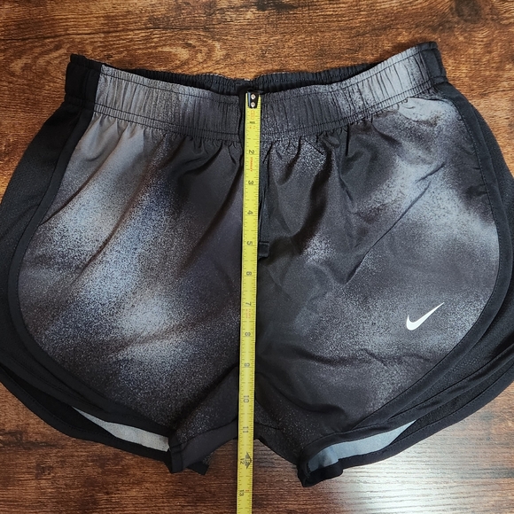 Nike Women's Dri-FIT Tempo Running Shorts - Picture 6 of 9